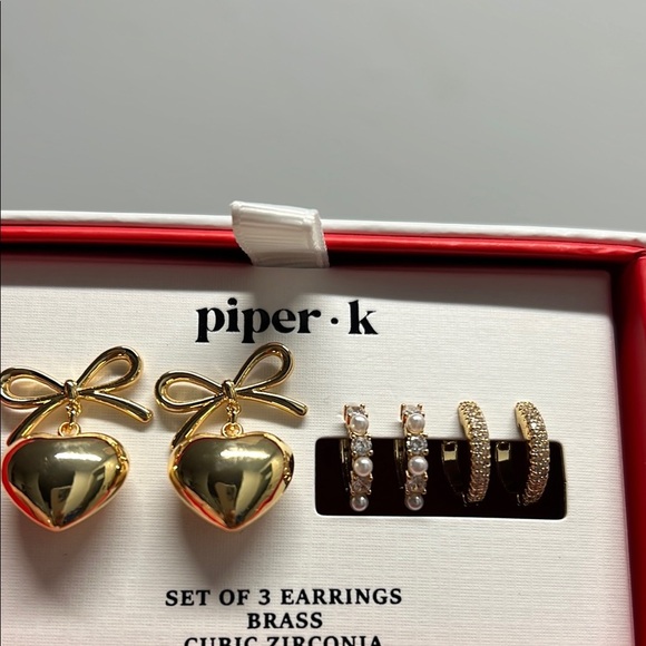Piper K | Heart & Bow Earring Set ✨ - Picture 7 of 7